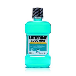 Listerine Cool Mint Essential-Oil Mouthwash - 250 ml