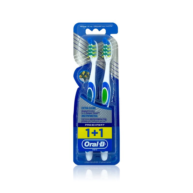 Oral-B Extra Clean Medium Manual Toothbrushes - 2 Toothbrushes
